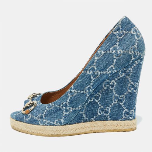 Gucci Blue GG Denim Charlotte Horsebit Peep Toe Wedge Pumps Size 39.5 - Gucci - Modalova