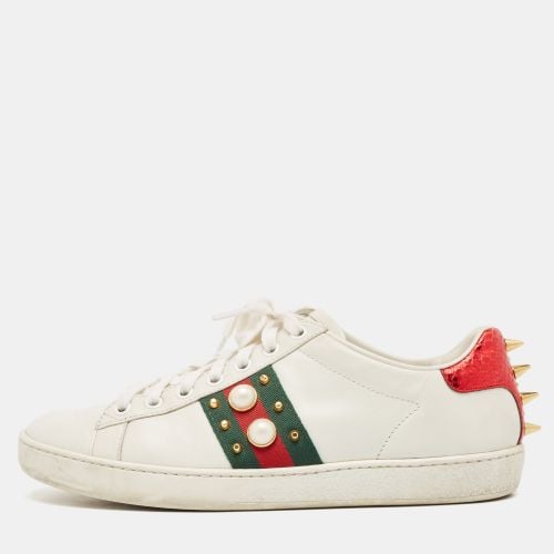 Gucci White Leather Faux Pearl and Spikes Embellished Ace Low Top Sneakers Size 36.5 - Gucci - Modalova