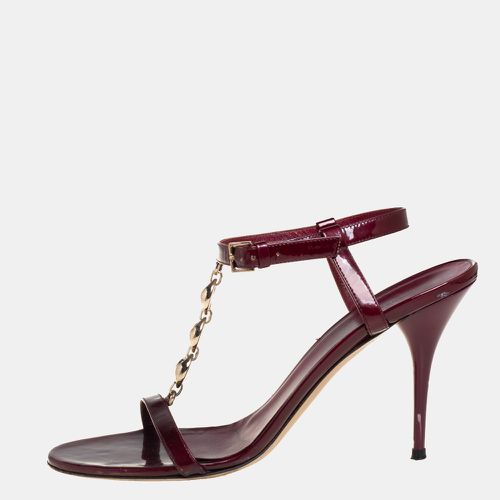 Maroon Patent Leather Chain T-Strap Ankle Strap Sandals Size 40 - Gucci - Modalova