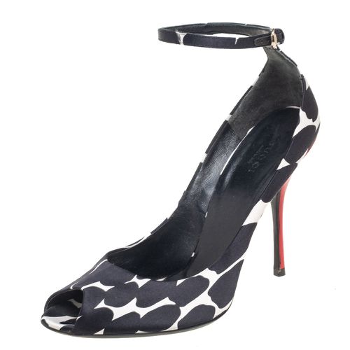 Gucci Black/White Animal Print Satin Peep-Toe Ankle-Strap Sandal Size 40.5 - Gucci - Modalova