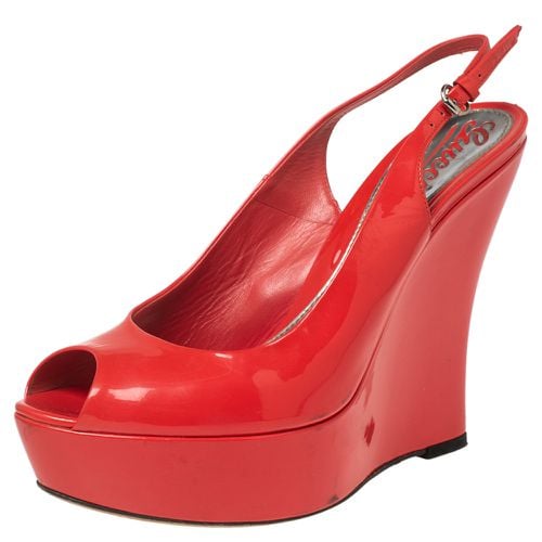 Coral Patent Leather Peep-Toe Slingback Wedge Sandals Size 37.5 - Gucci - Modalova