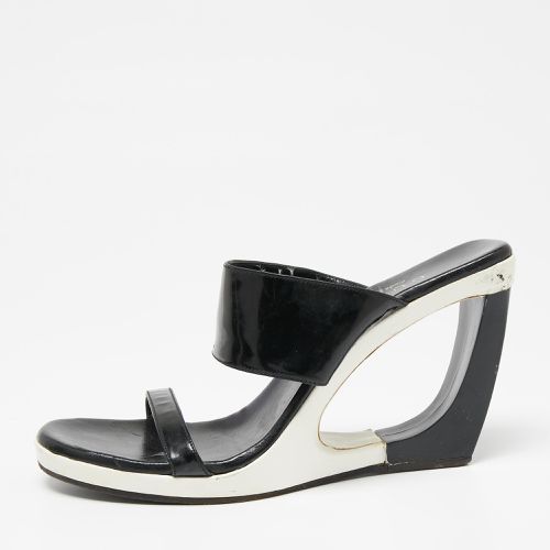 Gucci Black Patent Leather Cut-Out Wedge Slide Sandals Size 38 - Gucci - Modalova