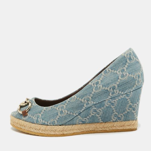 Gucci Blue GG Denim Horsebit Peep Toe Wedge Pumps Size 36.5 - Gucci - Modalova