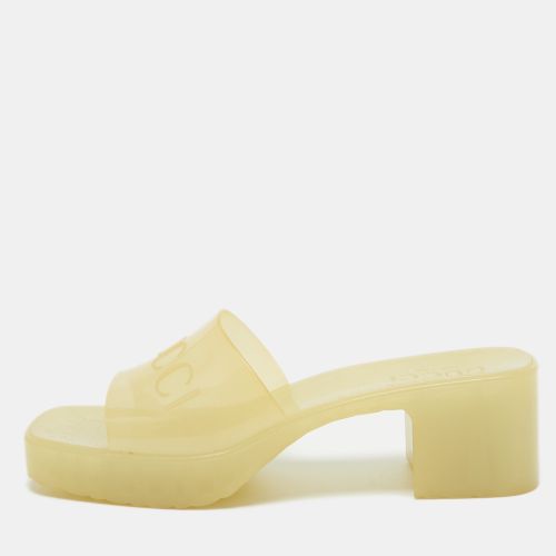 Gucci Light Yellow Rubber Logo Embossed Slide Sandals Size 37 - Gucci - Modalova