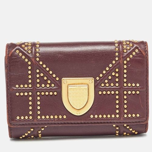 Dior Burgundy Leather Studded Diorama Trifold Wallet - Dior - Modalova