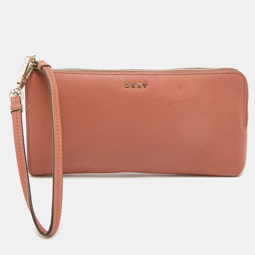 DKNY Old Rose Leather Zippy Wristlet Clutch - Dkny - Modalova