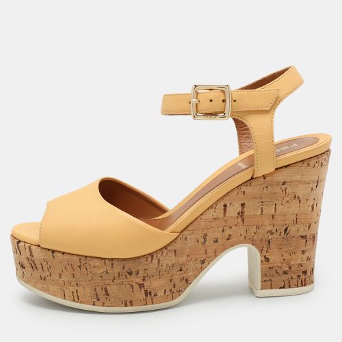 Fendi Beige Leather Cork Wedge Ankle Strap Sandals Size 36 - Fendi - Modalova