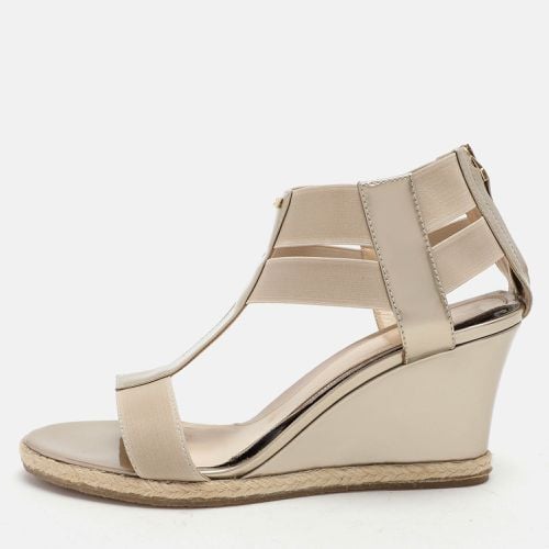 Fendi Beige Patent Leather Wedge Espadrille Sandals Size 37 - Fendi - Modalova