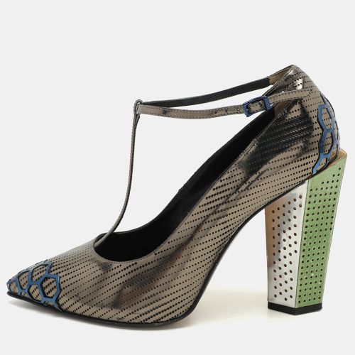 Fendi Metallic Perforated Leather T-Strap Pumps Size 41 - Fendi - Modalova