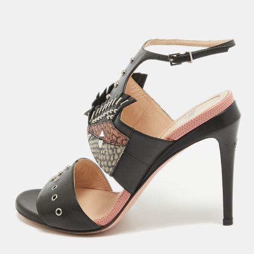 Fendi Black Studded Leather Rocker Bug Ankle-Strap Sandals Size 36 - Fendi - Modalova