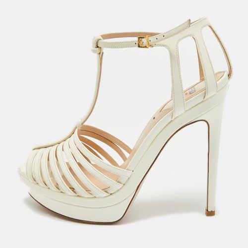 Fendi Cream Patent Leather T-Strap Sandals Size 37 - Fendi - Modalova