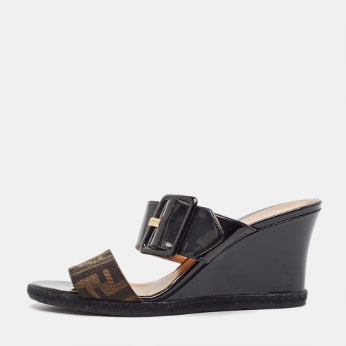 Fendi Brown/Black Zucca Canvas and Patent Leather Wedge Sandals Size 39 - Fendi - Modalova