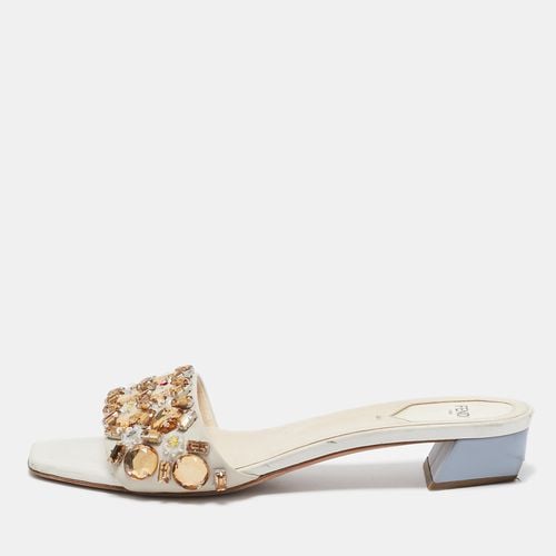 Fendi Cream Leather Crystal Embellished Flat Slides Size 39 - Fendi - Modalova