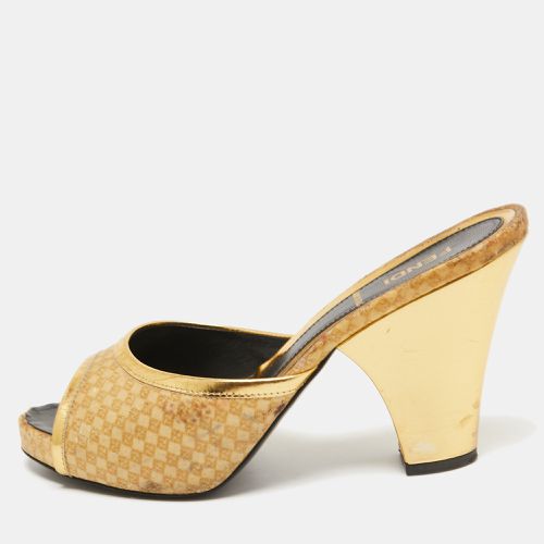 Fendi Gold Leather and Printed Fabric Open Toe Sandals Size 36 - Fendi - Modalova