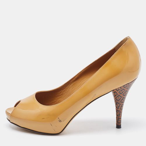 Fendi Beige Patent Leather Zucca Heel Peep Toe Pumps Size 37 - Fendi - Modalova