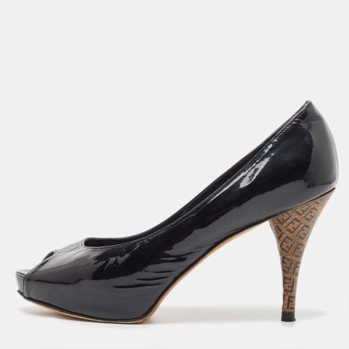 Fendi Black Patent Leather Zucca Print Heel Peep-Toe Pumps Size 36.5 - Fendi - Modalova