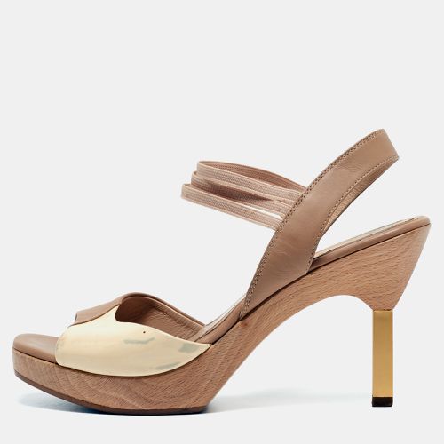 Fendi Beige/Cream Leather and Patent Wooden Platform Ankle Strap Sandals Size 36 - Fendi - Modalova