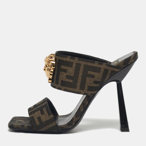 Fendi x Versace Brown Zucca Canvas Medusa Slide Sandals Size 36 - Fendi x Versace - Modalova