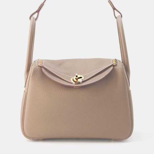 Hermes Etoupe Taurillon Clemence Lindy Bag Size 26 - Hermes - Modalova