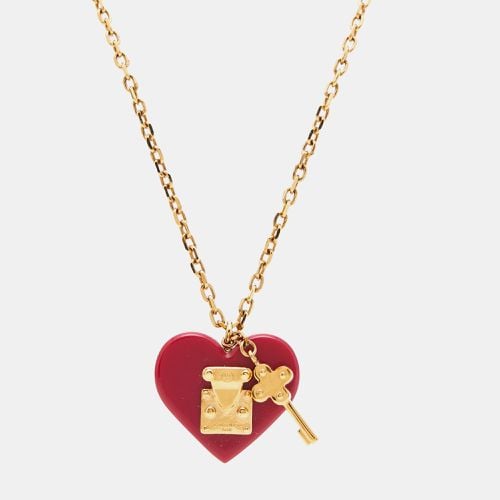 Louis Vuitton Lock Me Heart Resin Gold Tone Necklace - Louis Vuitton - Modalova