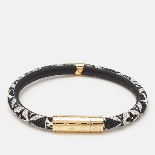 Louis Vuitton Daily Confidential Monogram Leather Gold Tone Bracelet - Louis Vuitton - Modalova