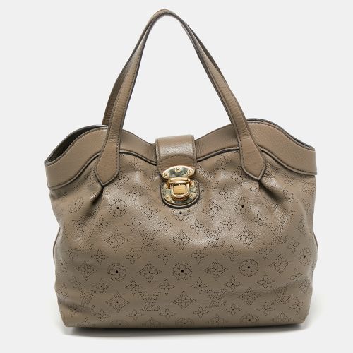 Louis Vuitton Taupe Monogram Mahina Leather Cirrus PM Bag - Louis Vuitton - Modalova