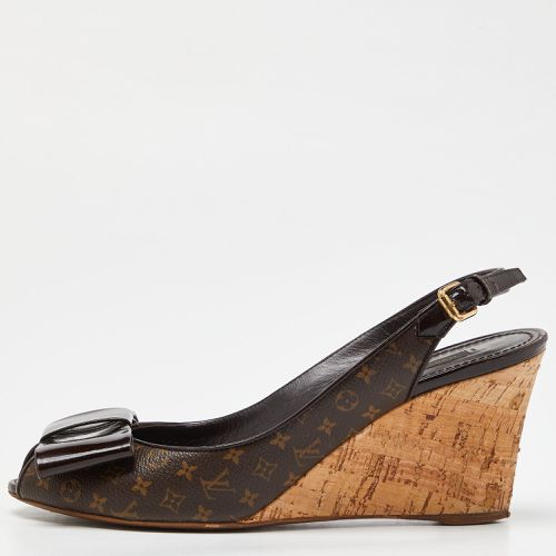 Louis Vuitton Brown Patent and Canvas Rivoli Slingback Wedge Pumps Size 38.5 - Louis Vuitton - Modalova