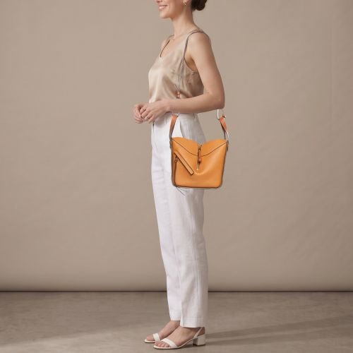 Hammock Small Leather Shoulder Bag - Loewe - Modalova