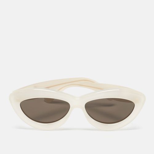 Loewe Off White/Black LW40096I Curvy Cat Eye Sunglasses - Loewe - Modalova