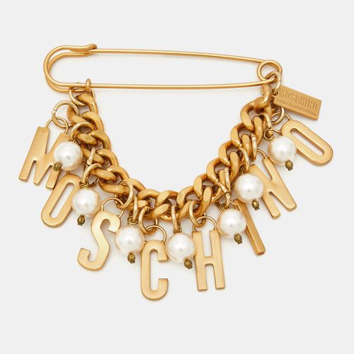 Moschino Logo Faux Pearl Gold Tone Brooch - Moschino - Modalova