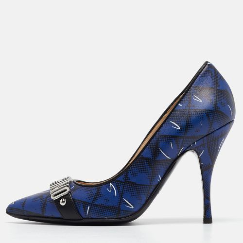 Moschino Blue Printed Leather Logo Buckle Pointed Toe Pumps Size 36 - Moschino - Modalova