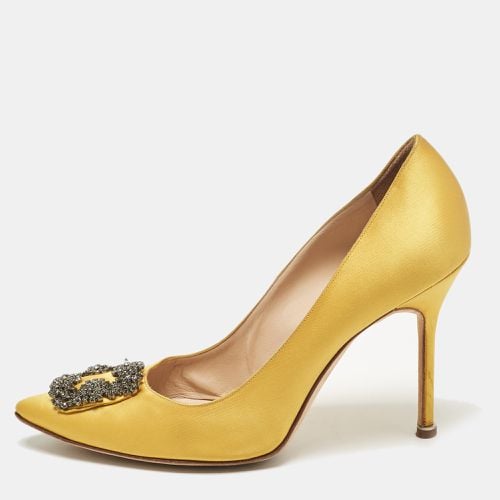 Manolo Blahnik Yellow Satin Hangisi Pumps Size 42 - Manolo Blahnik - Modalova