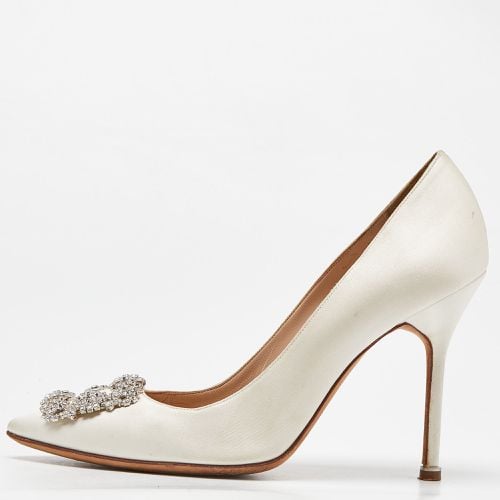 Manolo Blahnik Cream Satin Hangisi Pumps Size 39.5 - Manolo Blahnik - Modalova