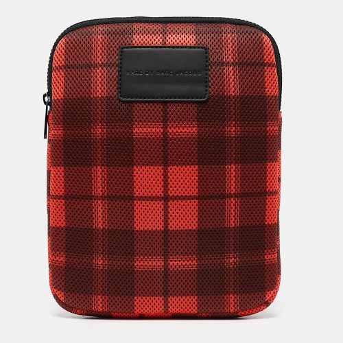 Black Plaid Mesh Fabric iPad Case - Marc by Marc Jacobs - Modalova