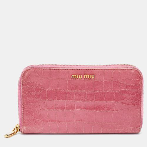 Miu Miu Pink Croc Embossed Leather Zip Around Wallet - Miu Miu - Modalova