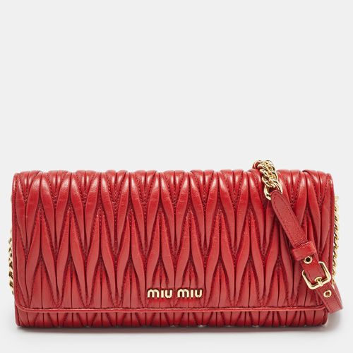 Miu Miu Red Matelasse Leather Flap Wallet On Chain - Miu Miu - Modalova