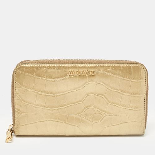 Miu Miu Gold Croc Embossed Leather Zip Continental Wallet - Miu Miu - Modalova