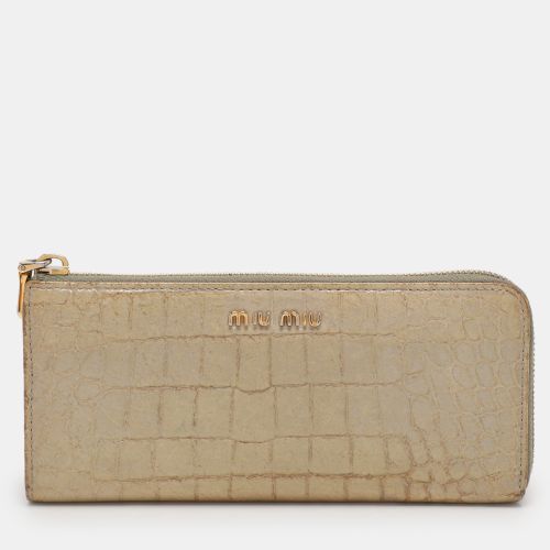 Miu Miu Light Green Croc Embossed Patent Leather Continental Wallet - Miu Miu - Modalova