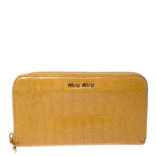 Miu Miu Yellow Croc Embossed Leather Zip Around Wallet - Miu Miu - Modalova