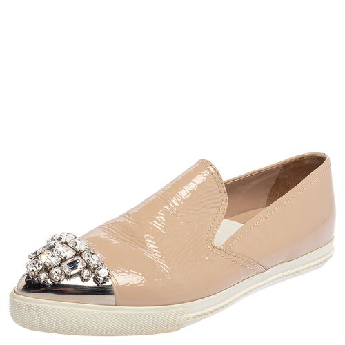 Miu Miu Beige Patent Embellished Cap Toe Slip On Sneakers Size 38 - Miu Miu - Modalova