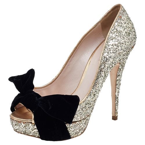 Miu Miu Metallic Gold Glitter Leather And Velvet Bow Peep Toe Pumps Size 38 - Miu Miu - Modalova