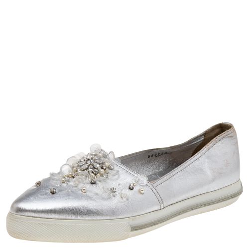 Miu Miu Metallic Silver Leather Embellished Pointed Toe Slip On Sneakers Size 40 - Miu Miu - Modalova