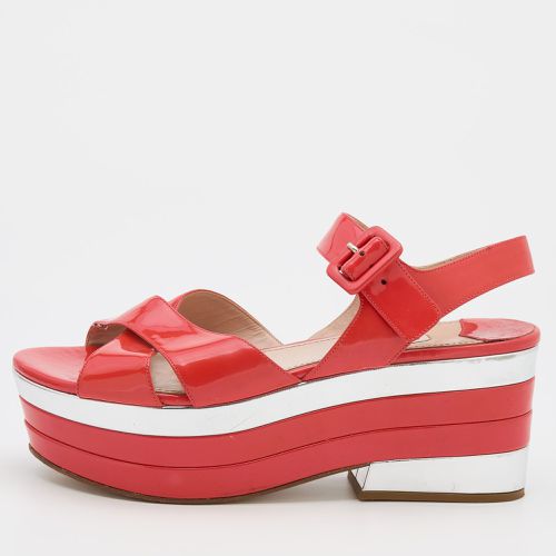 Miu Miu Coral Red Patent Leather Wedge Platform Ankle Strap Sandals Size 40 - Miu Miu - Modalova