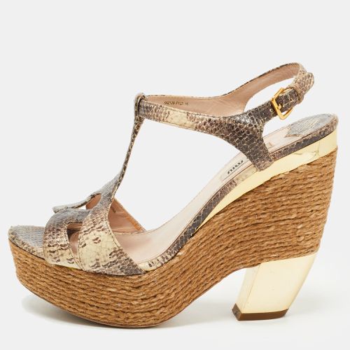 Miu Miu Brown/Beige Python Embossed Leather Ankle Strap Sandals Size 39 - Miu Miu - Modalova