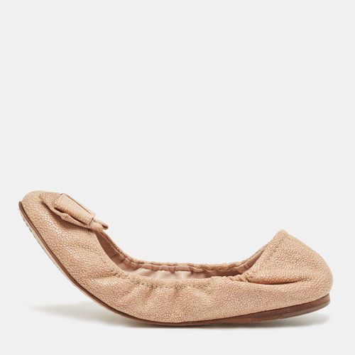 Miu Miu Beige Texture Leather Scrunch Bow Ballet Flats Size 39.5 - Miu Miu - Modalova