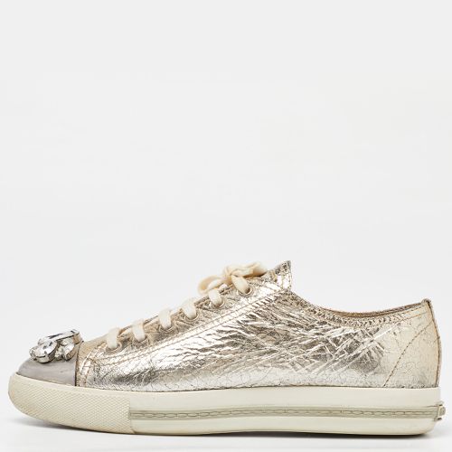 Miu Miu Gold Leather Crystal Embellished Cap-Toe Low-Top Sneakers Size 39 - Miu Miu - Modalova