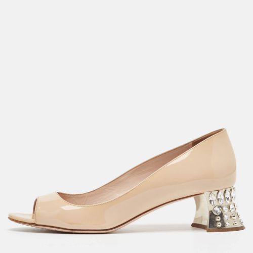 Miu Miu Beige Patent Leather Crystal Embellished Block Heel Peep Toe Pumps Size 37 - Miu Miu - Modalova