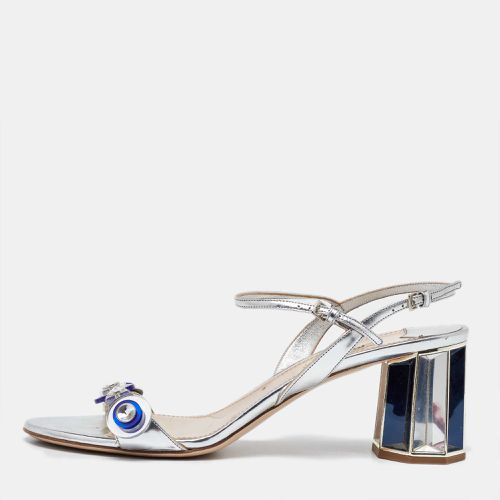 Miu Miu Metallic Silver Patent Leather Crystal Embellished Block Heel Ankle Strap Sandals Size 41 - Miu Miu - Modalova