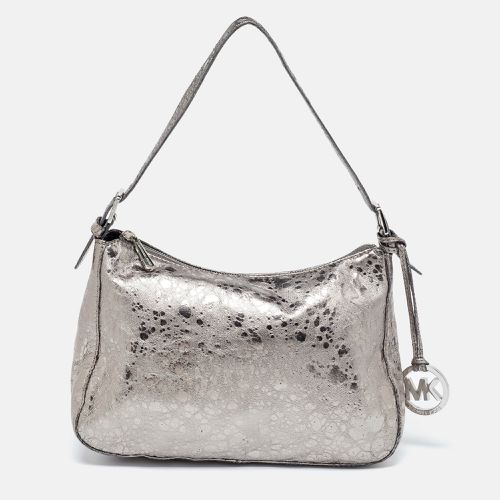 Michael Kors Metallic Grey Textured Patent and Leather Logo Charm Shoulder Bag - Michael Kors - Modalova