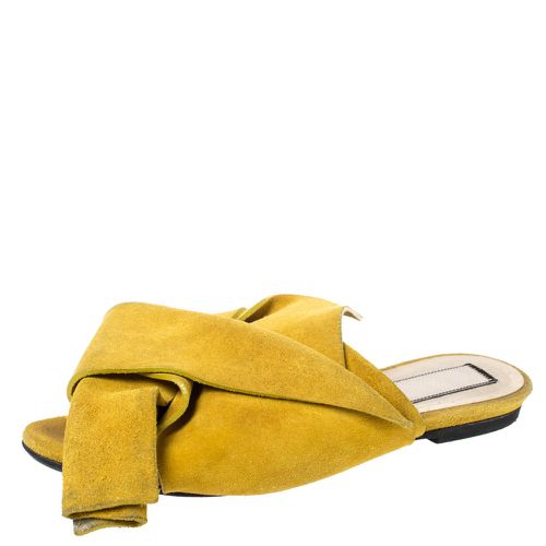 N21 Mustard Yellow Suede Knot Flat Mules Size 36 - N21 - Modalova